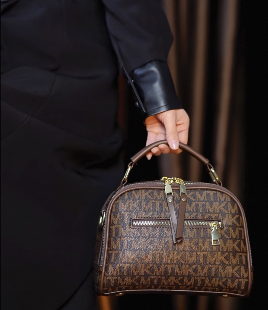 Elegant Women's Handbag 2025 | Fashion Tote for Contemporary Mothers | Large Capacity PU Leather Shoulder & Crossbody Bag