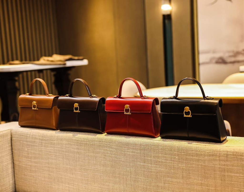 2025 Exclusive Red Bridal Bag – Elegant Hand-Carry for the Bride